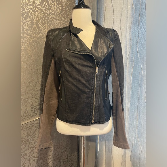 GRACIA Motto Jacket - Picture 2 of 10